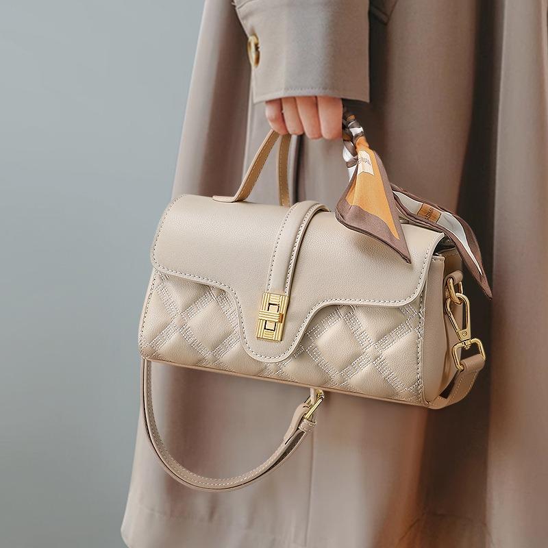 Light luxury texture rhombus women's bag fashion lock handbag versatile shoulder messenger small square bag new gift