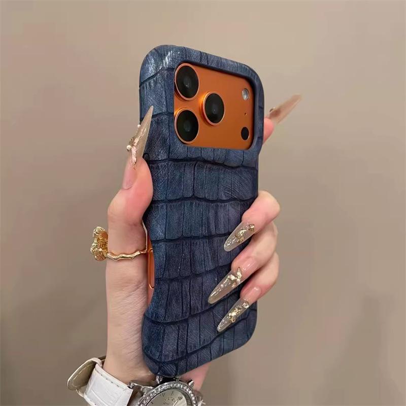 High-End Retro Crocodile Grain Phone Case for iPhone Pro Models 14, 15, 16, 17