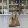Large capacity bag women's autumn retro shoulder tote bag soft leather commuter tote bag casual and simple