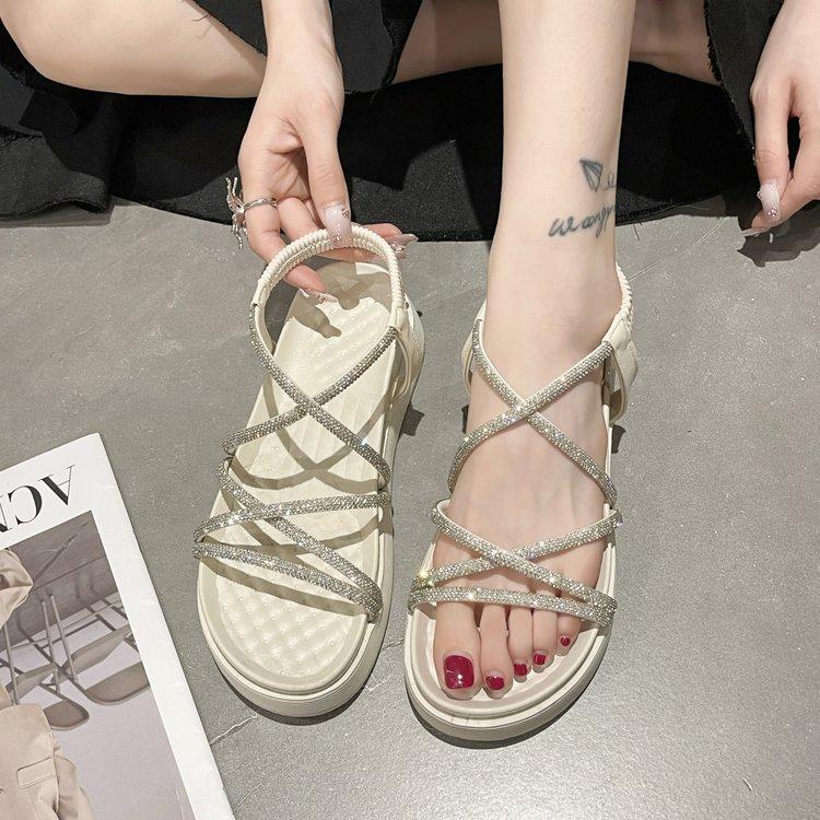 

Женские летние новые модели сандалий на платформе с юбками универсальные римские женские туфли супермягкие нескользящие легкие туфли-маффины для пляжа женские 35 белый