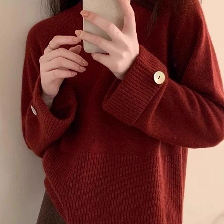 New Round-neck Pullover Thickened Sweater for Women's Autumn and Winter, A Niche Design Sense Button Knitted Sweater Top