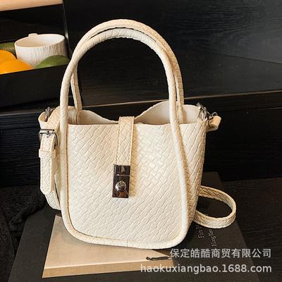 This Year's Popular Small Bag Women's Summer 2025 New Fashion Versatile Messenger Bag Korean Version Casual Bucket Bag