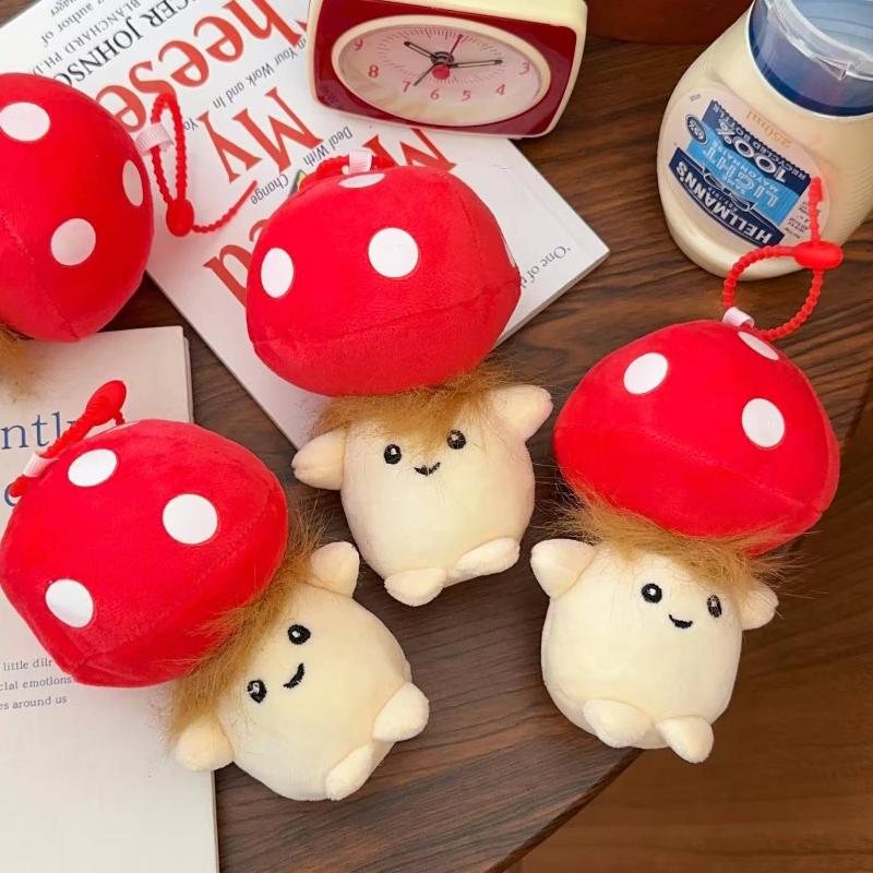 Niedlicher Roter Pilz Plüsch Schlüsselanhänger Cartoon Stoffpuppe Spielzeug Schultaschenanhänger Schöne Hängedekoration für Mädchen Geschenk