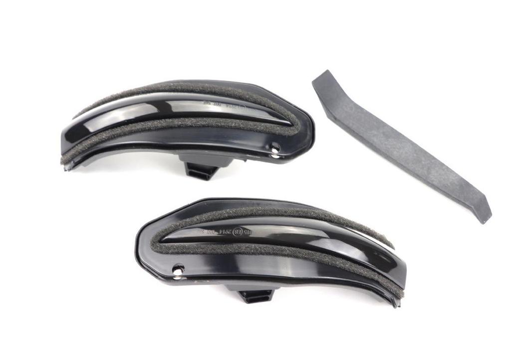 Flowing Turn Signal Lights for Toyota Highlander XU50, RAV4 XA40, Noah R80 Rearview Mirror