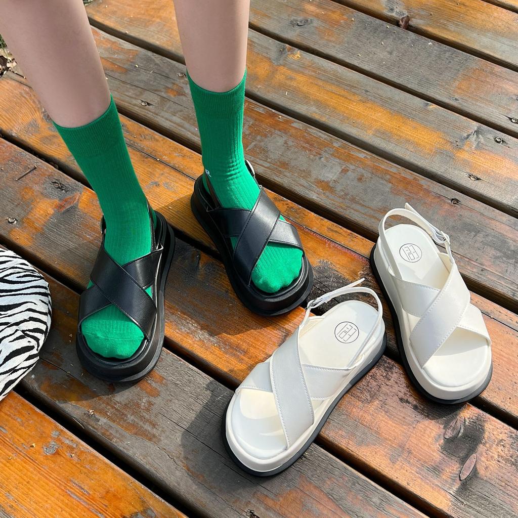 Thick-soled casual one-word buckle sandals women's summer 2025 new fashion Internet celebrity viral trends Roman shoes