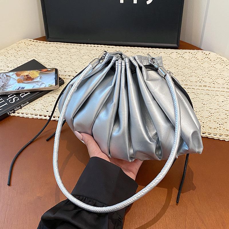 Luxury Shoulder Bag For Women Brand Designer Handbag And Purse 2025 New Striped Pleated Bucket Bag Fashion Clutch Bag