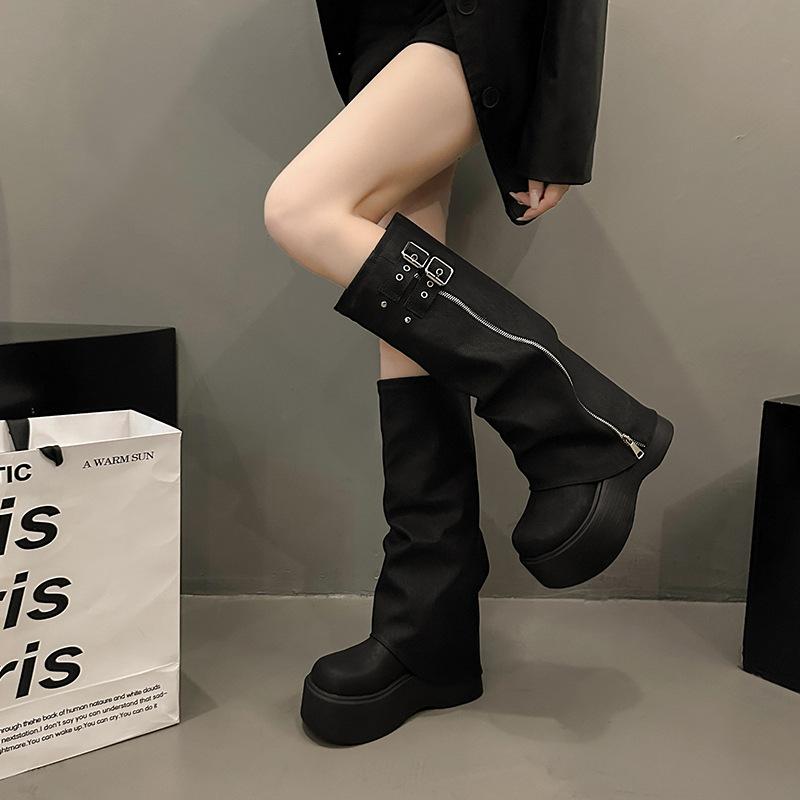 

Fashion Internet celebrity boots women s high heels 2025 autumn boots high fashion boots round head flat heel belt buckle boots 40 чорний
