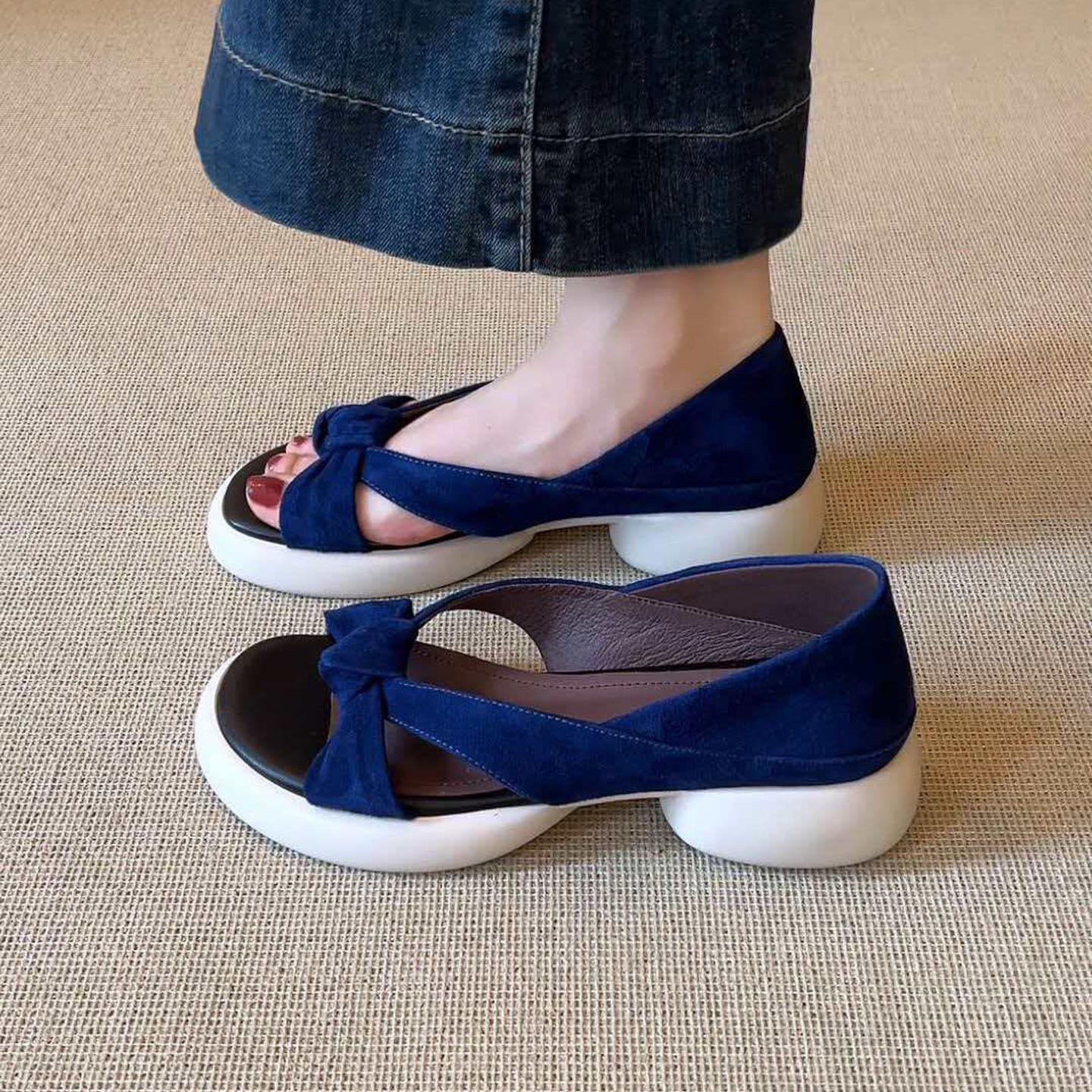 

2026 New Fashionable and Comfortable Thick Soled Twisted Toe Sandals for Women, French Retro Suede Casual Single Shoes 35 синій