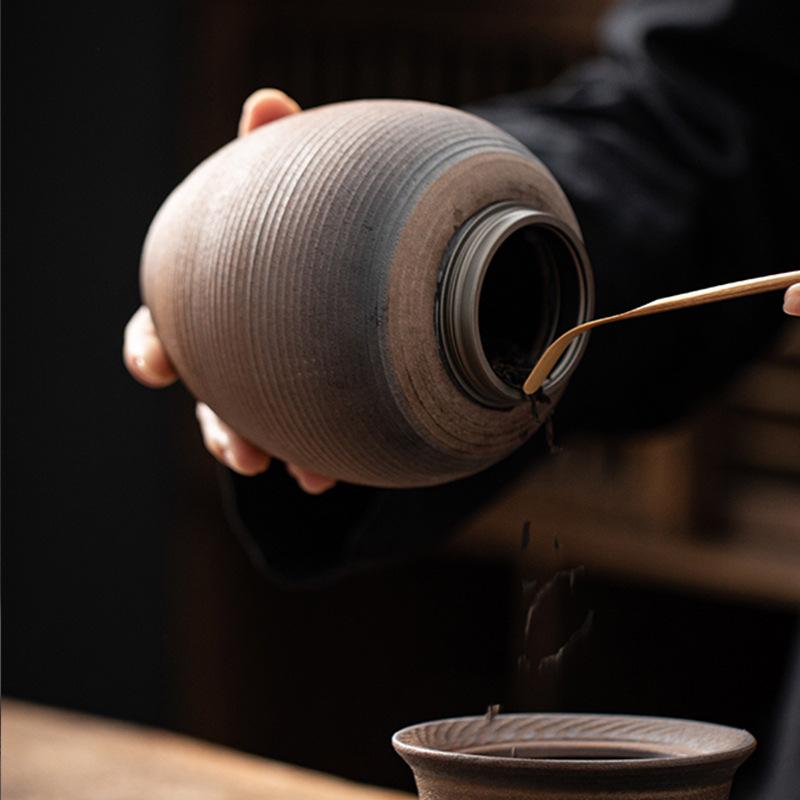 Tin lid threaded gold-plated tea can Japanese coarse pottery size sealed storage jar tea warehouse Ceramic candy storage jar