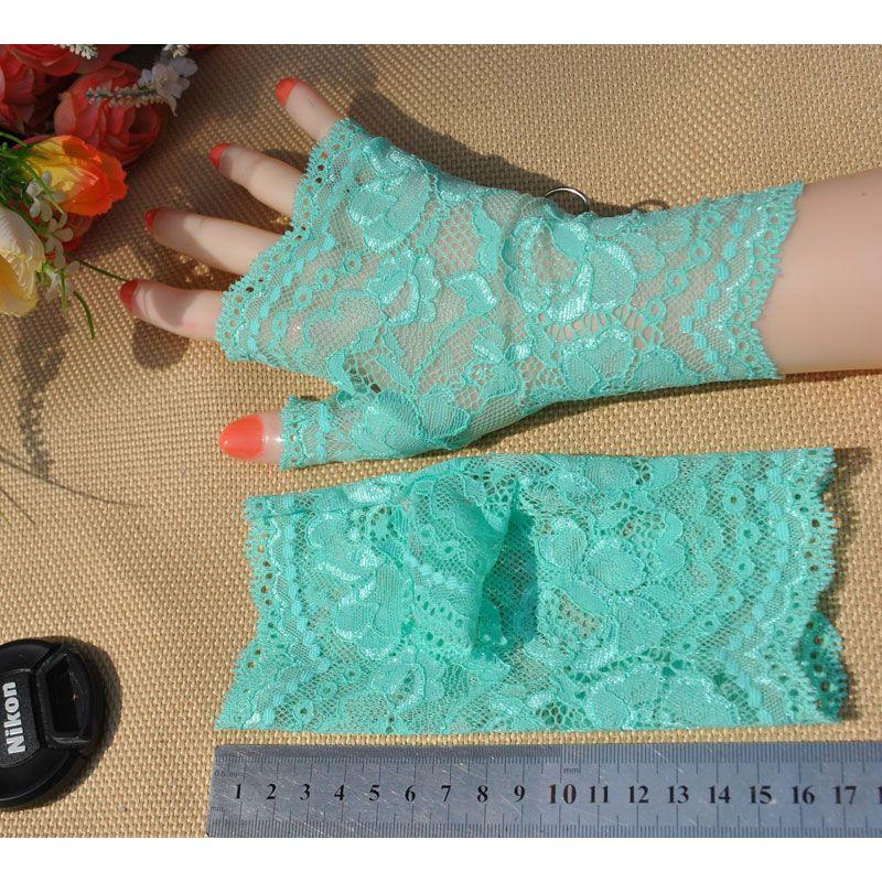 New Arrival Lace Half Finger Gloves Women's Thin Summer Silk Ice Short Sun Protection Driving Non Slip Elastic Fingerless Gloves Bridal Gloves