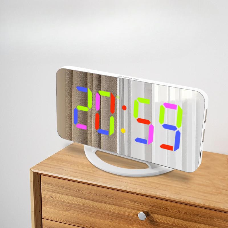 Neuer LED Digitaler Spiegel Wecker Kreativer Großbildschirm Bunte Elektronische Uhr Dual USB Schreibtischuhr