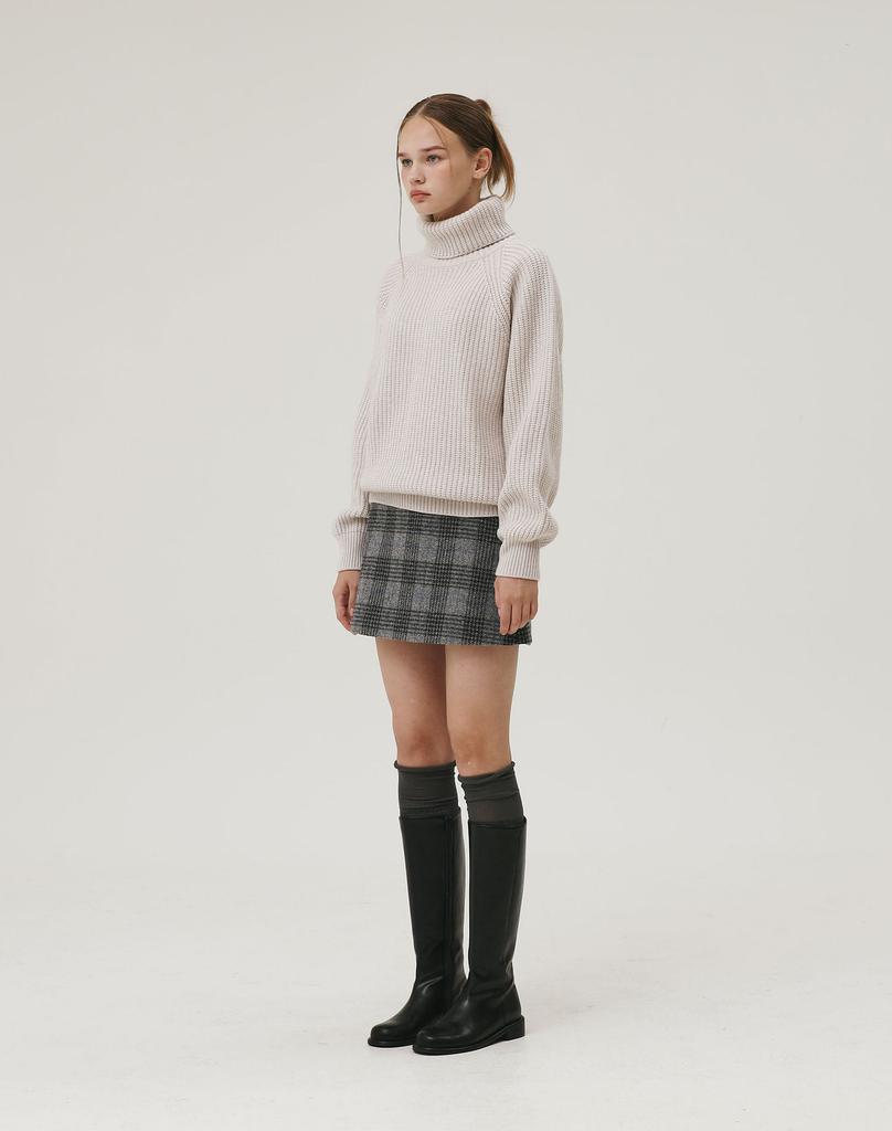 GIEMAR Turtleneck Sweater Beige