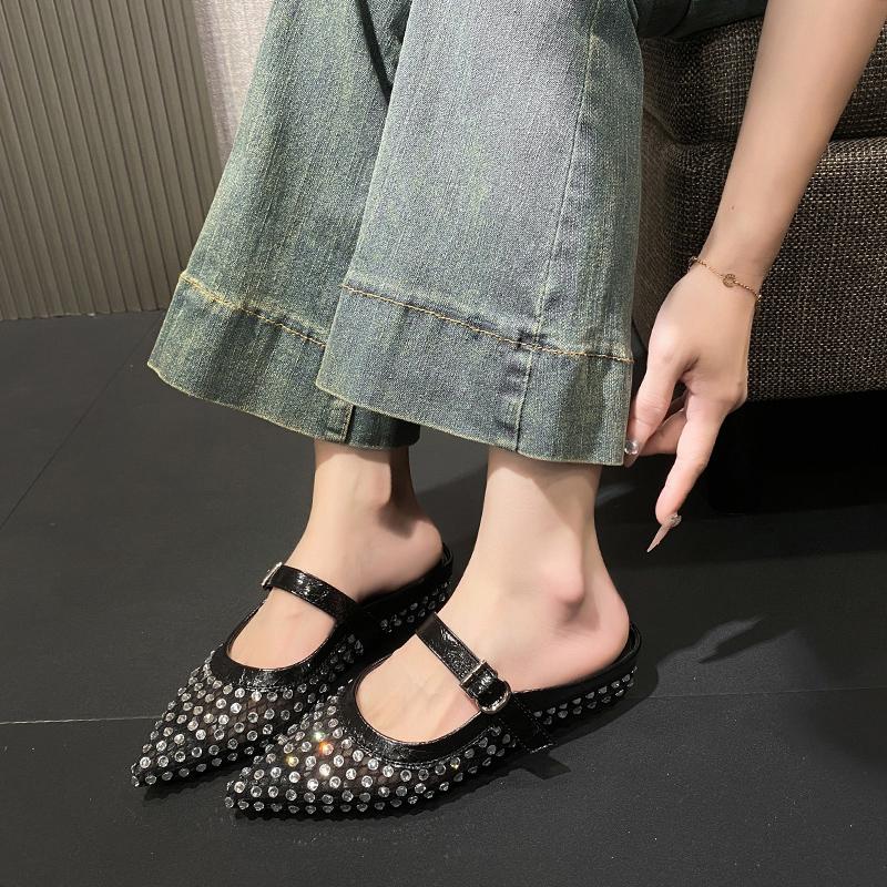 Fashion Fashionable Summer Women Slippers 2025 New Leisure Slipper Retro Pointed Toe Metal Buckle Fashion Half Slipper
