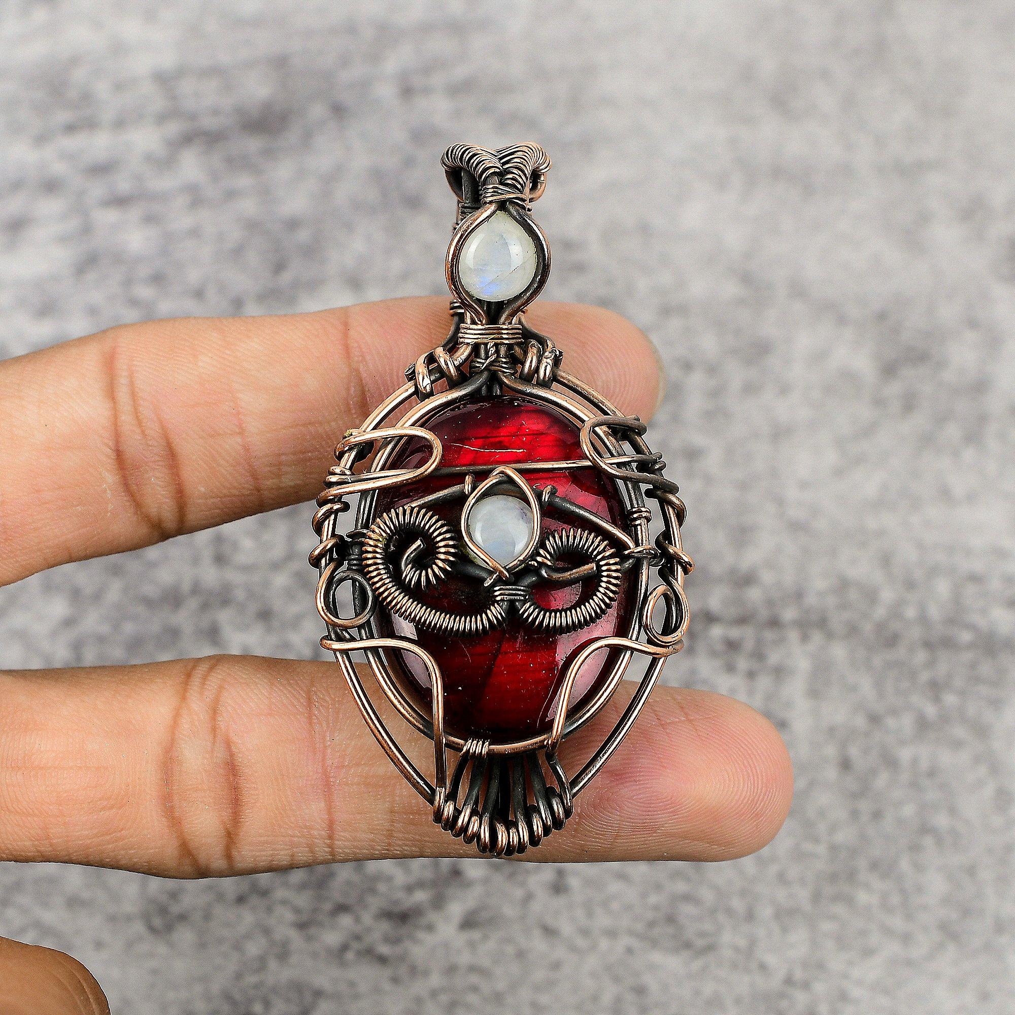 

Подвеска из красного лабрадорита и радужного лунного камня, украшение, обернутое медной проволокой 999 пробы, ювелирная подвеска с драгоценным камнем, ювелирное изделие, сделанное вручную, свадебный подарок 2.25 Inches