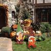 Estacas Decorativas de Metal para Jardín Exterior con Figuras de Gnomos Sosteniendo Calabazas Esculturas Creativas de Arte para Césped para Exhibición en Patio y Jardín