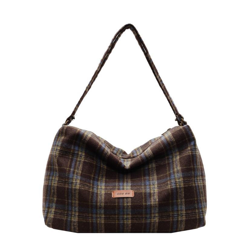 

Осенне-зимняя шерстяная клетчатая сумка большой вместимости женская 2025 новая сумка-тоут в студенческом стиле на плечо/подмышку