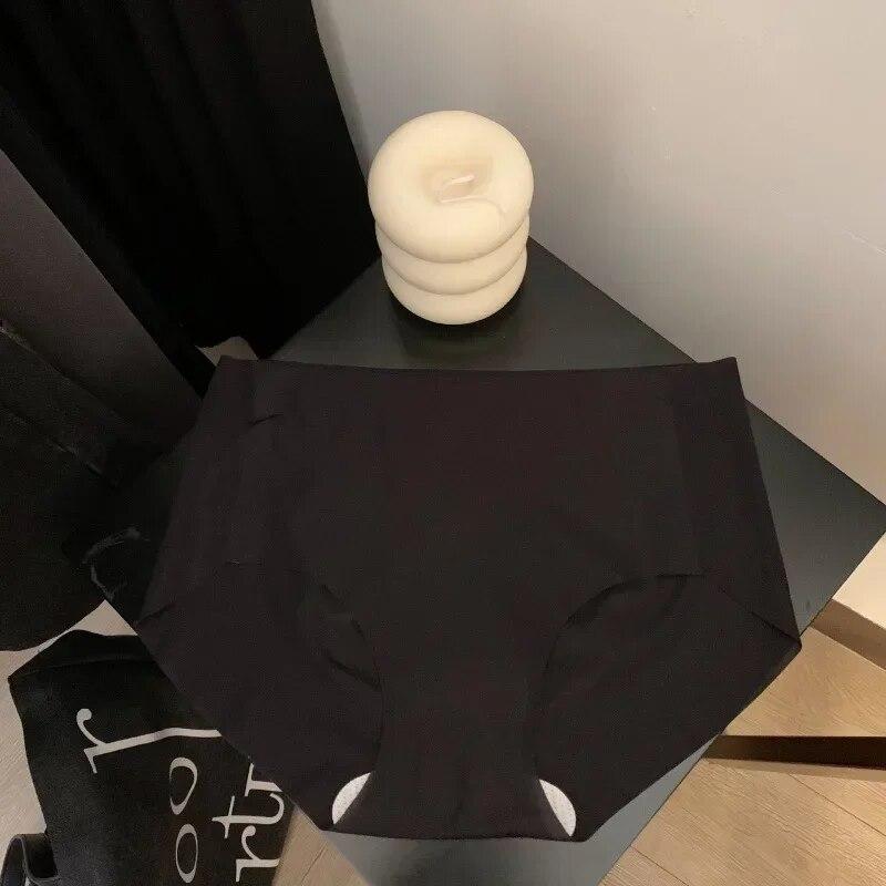 Ice Silk Seamless Underwear Ladies Summer Ultra-thin Sense Quick-drying Pants 3D Peach Hip Fitness Briefs