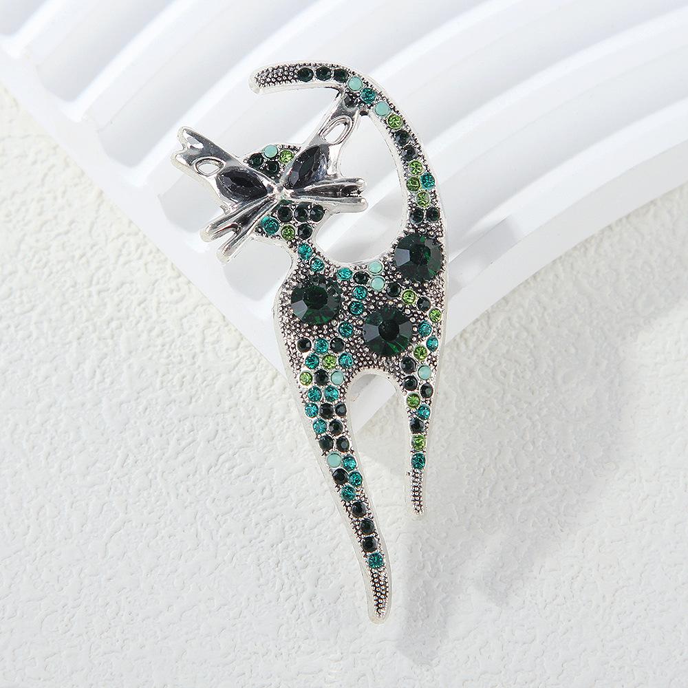 

SKEDS Exquisite Creative Crystal Cat Brooches Badges For Women Men Elegant Fashion Kitten Cute Rhinestone Pin Accessories зелёный