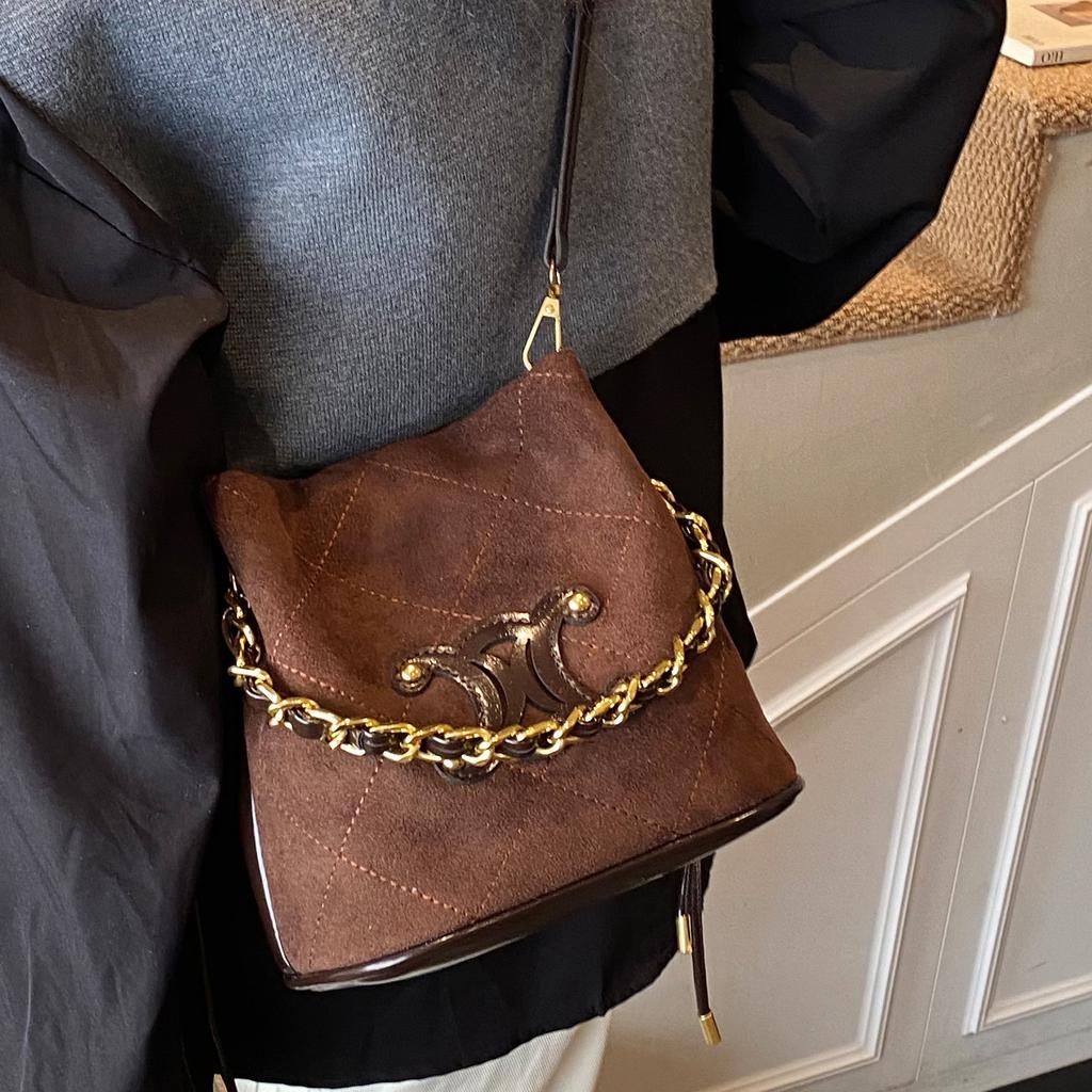 Commuter simple diamond bucket bag women's 2025 new fashionable large-capacity casual foreign style shoulder messenger bag