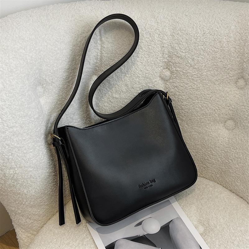 2024 Women's Fashion High-End Underarm Shoulder Bags - Versatile and Trendy Cross-Body Bags