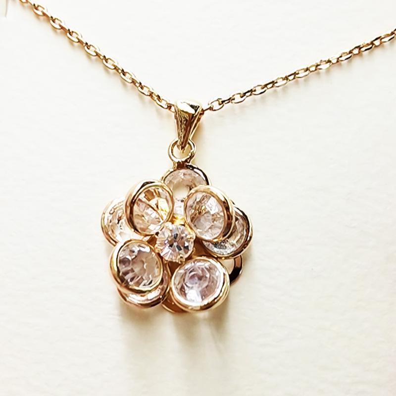 

Корейский хрустальный набор серег-пусетов и ожерелья с цветами и австрийскими бриллиантами