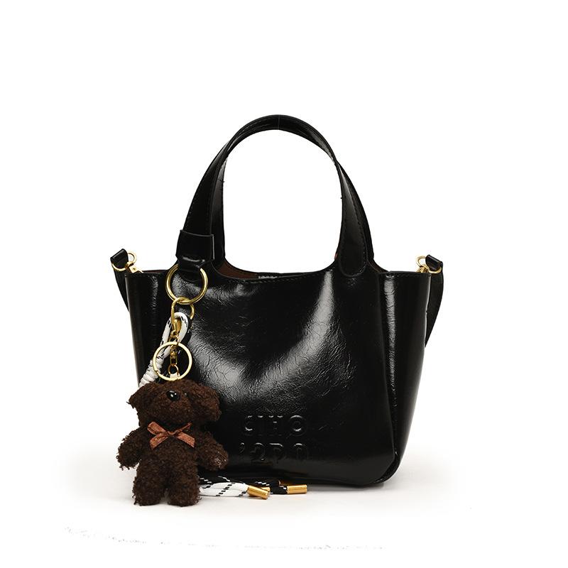 Autumn and Winter Popular Fashionable Korean Niche Simple Portable Bucket Bag Women's Versatile Commuter Senior Sense Messenger Bag