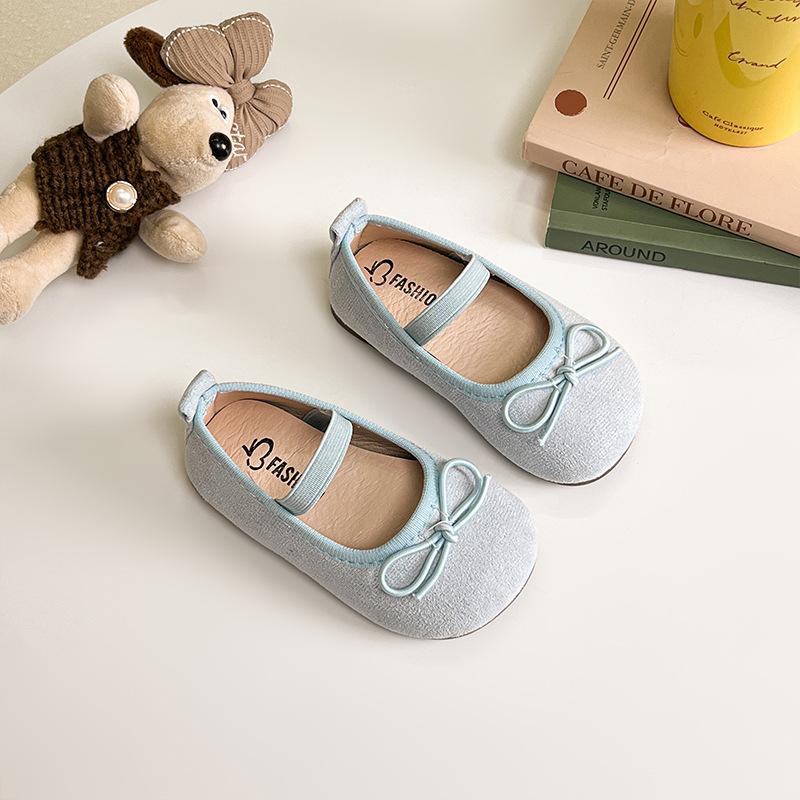 1-2 years old 3 women's treasure small leather shoes 2025 spring and autumn new girls' princess shoes children's soft-soled toddler shoes Doudou shoes