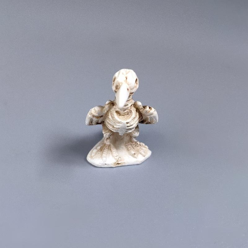 Skull Crow Miniature Model Vintage Gothic Resin Statue Tiny Ornament for Halloween Dollhouse Bar Counter Decor