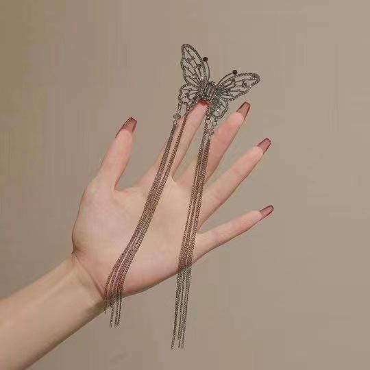 New Butterfly Pearl Tassel Hairpin Women Korean Elegant Metal Chain Side Clip Shark Hairpin Headwear Hair Accessories