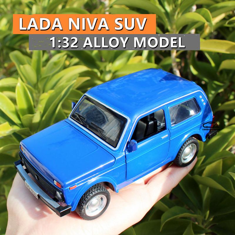 

1:32 LADA NIVA классический автомобиль из сплава, литой автомобиль и игрушечный транспорт, металлическая модель игрушечного автомобиля, коллекция высокой имитации, игрушка в подарок