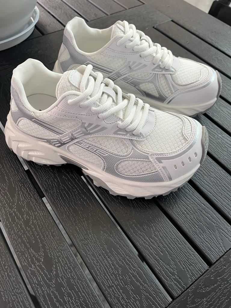 Lightweight and breathable thick-soled heightening dad shoes women's spring new shoes casual sports shoes tide
