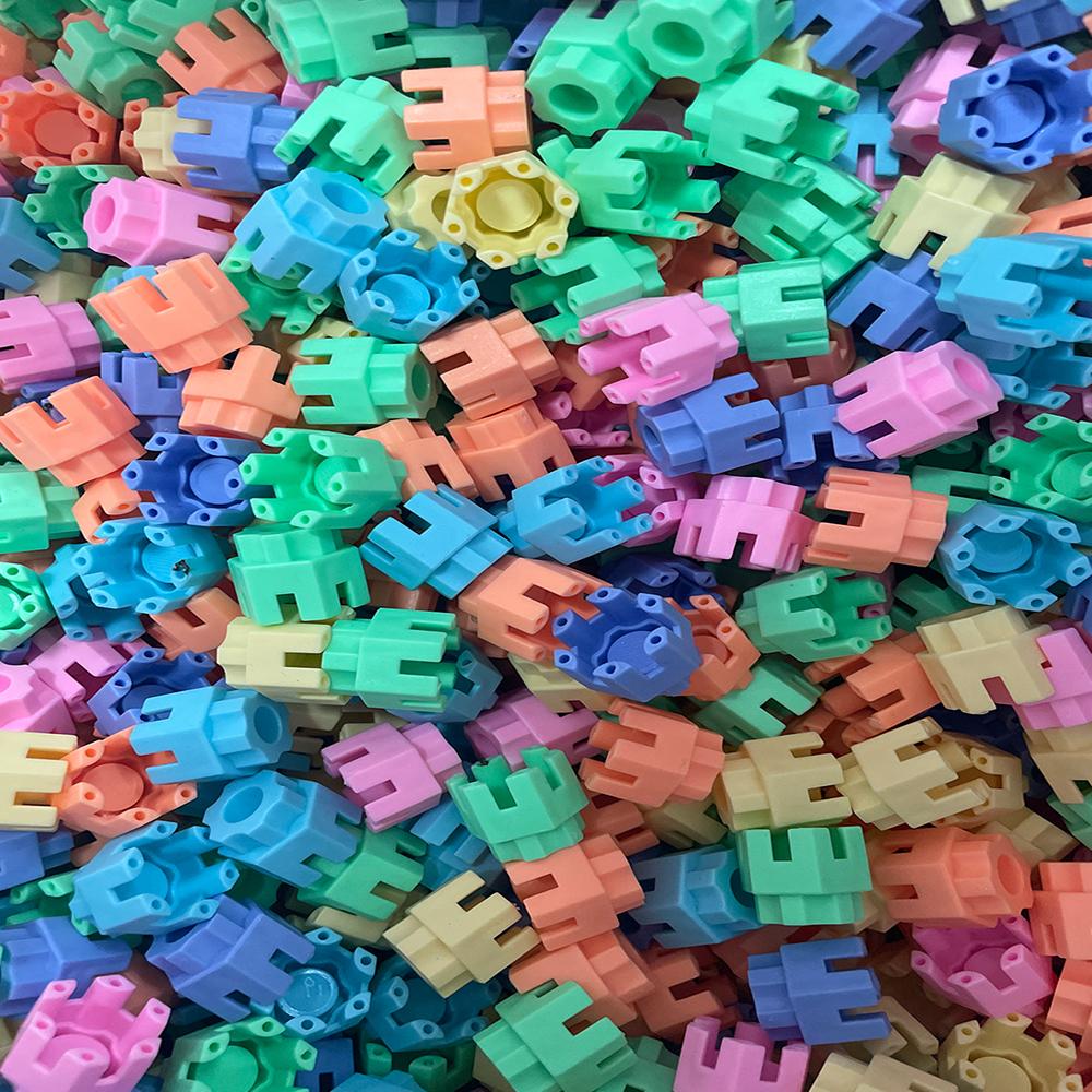 50 sztuk klasycznych klocków w kolorze makaronikowym, sześciokątne, łączone klocki, kompatybilne ze wszystkimi głównymi markami, dla dzieci w wieku 3+ lat