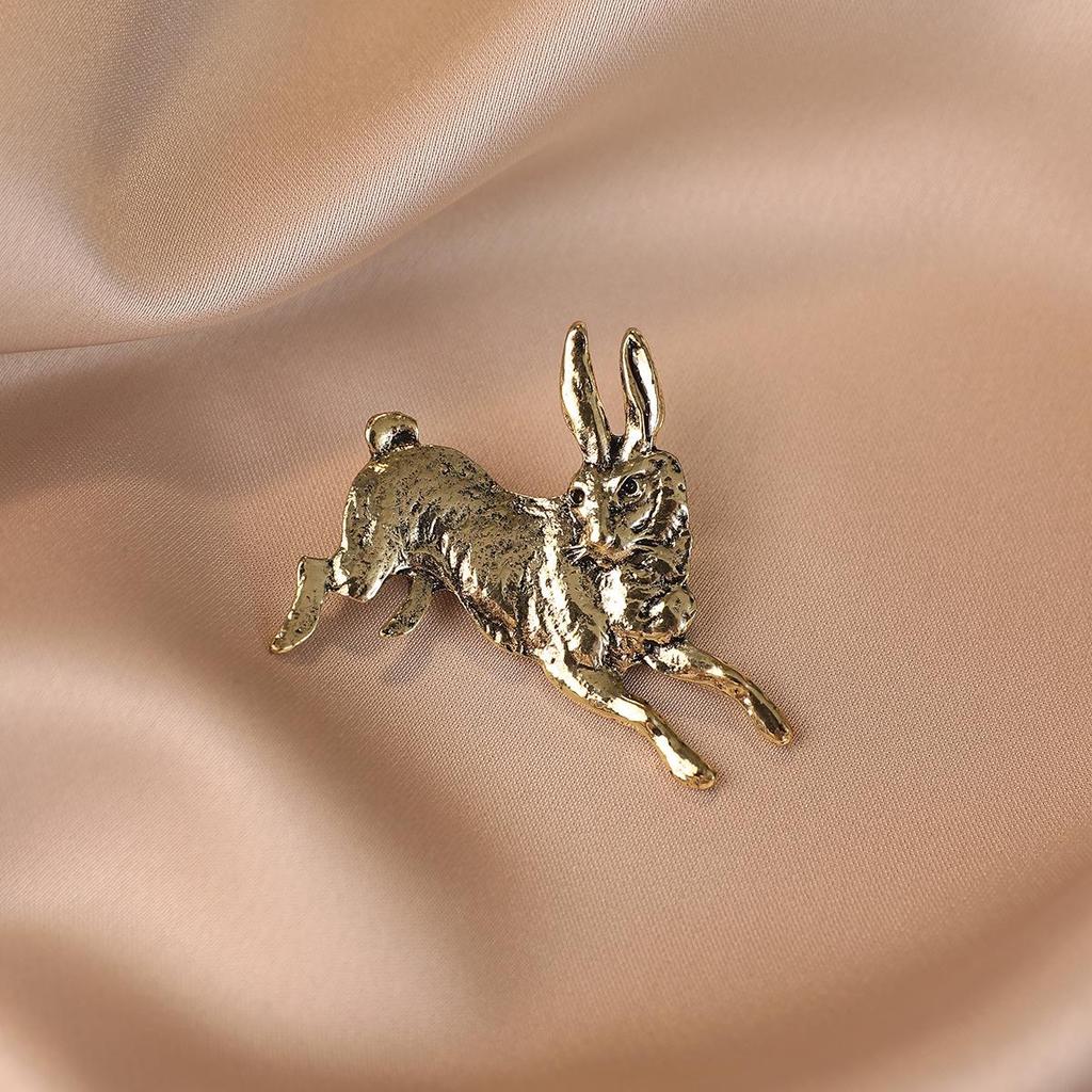 Ruyi Pipa Brooch: Elegant Classic Pearl Pin for Women’s Cheongsam