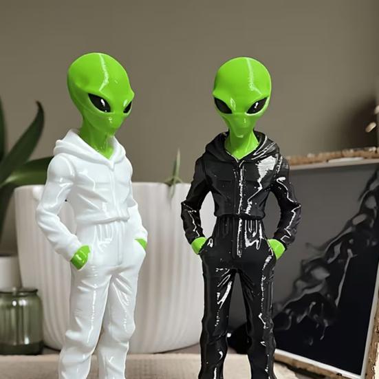 Yousheng Alien Wearing Hoodie Statue, 3D Printed Green Alien Figurine, Collectible Alien Sculpture, Sci-Fi Desktop Decoration Gift for Alien Lovers