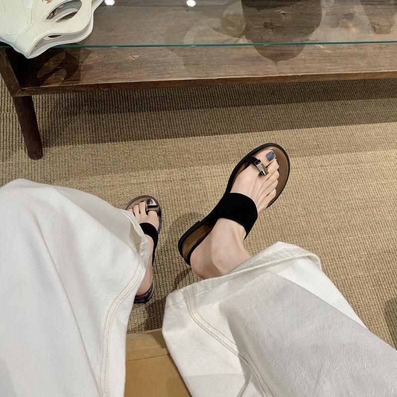 

Тапочки с увеличением роста Женская обувь Сандалии на плоской подошве с одним ремешком 40 чёрный