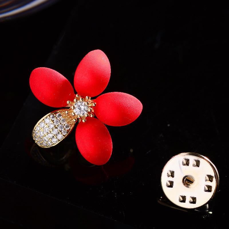 

Корейская красная брошь-булавка в виде цветка для женского костюма или вечернего платья