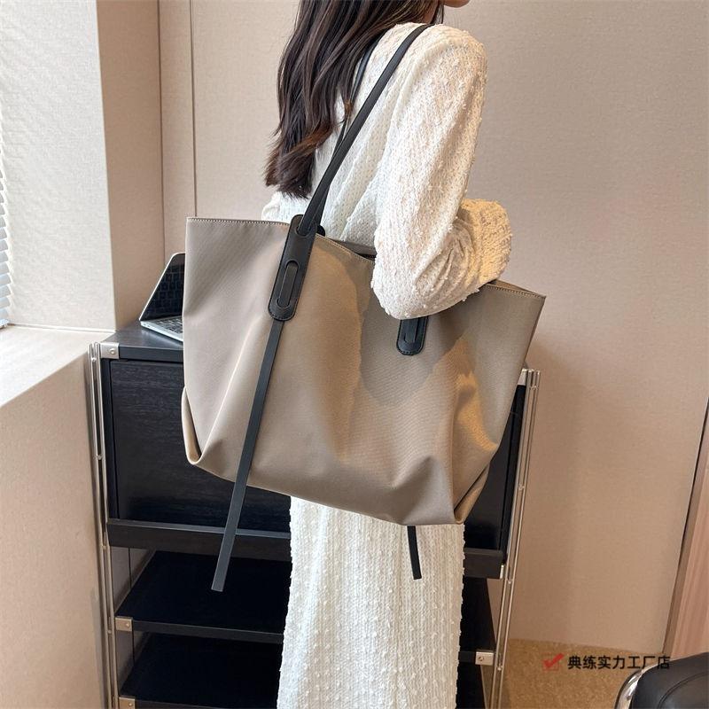 Premium Casual Tote Bag New Portable Versatile Explosive Big Bag Fashionable Commuter Shoulder Women's Bag