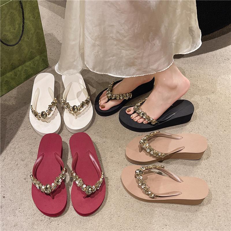 2025 New Comfortable and Fashionable All-match Beach Shoes Non-slip Soft Bottom Casual Flip-flops Rhinestone Chain Flat Slippers