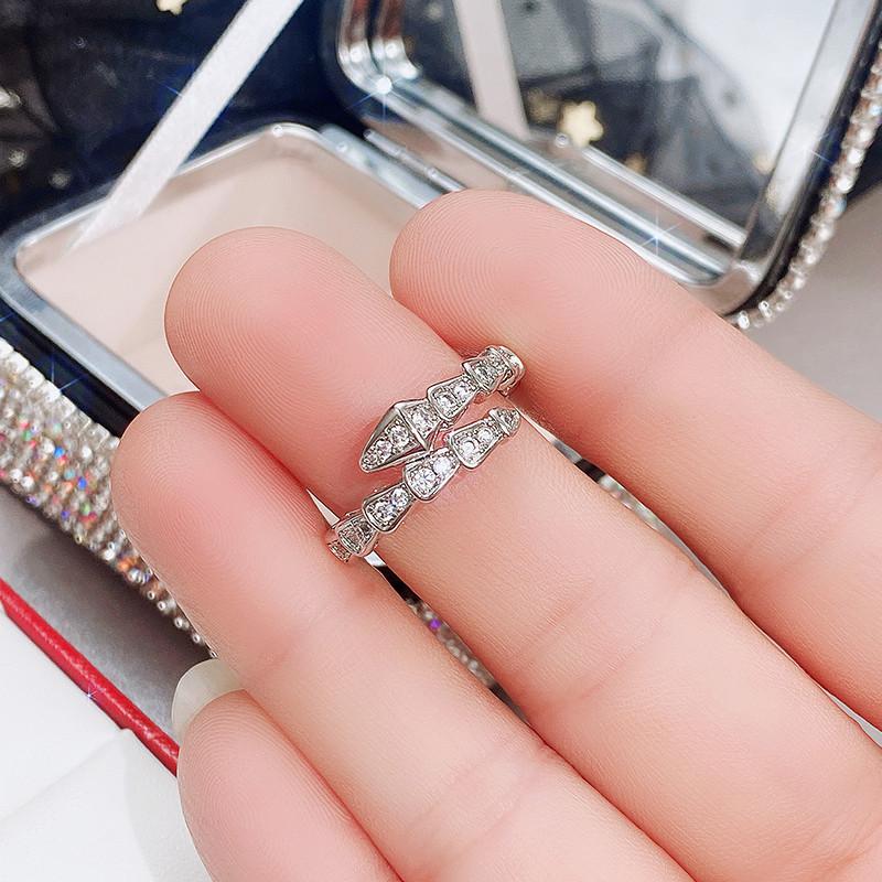 Snake Ring Female, Niche Design Medusa Python Knuckle Bone Rhombus Three-Dimensional Animal Ring
