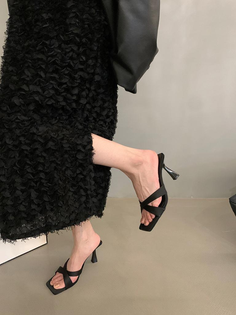 2025 sexy outer wear high-heeled women's sandals summer new square head open-toed cross word with temperament versatile slippers