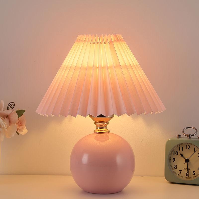 Retro 2025 High-End Eye-Protection Desk Lamp: Luxury Sleep-Aid Atmosphere for Bedroom and Bedside.