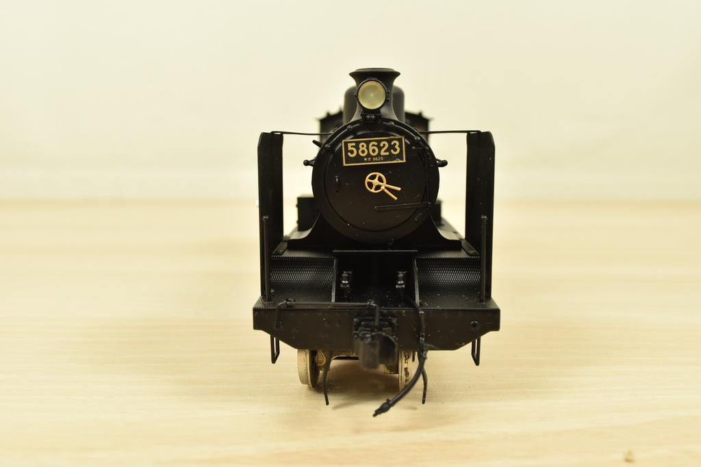 Nippon Sharyo 8620 Steam Locomotive Display Model with Base & Case from Japan