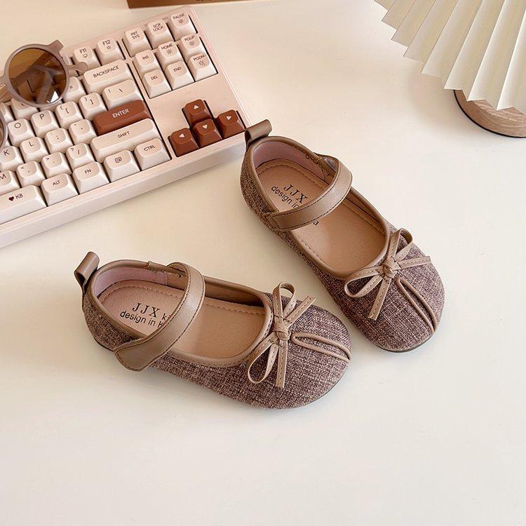Girls' Korean version of Xiaoxiangfeng bow versatile small leather shoes 2025 spring and autumn new Velcro princess shoes performance shoes