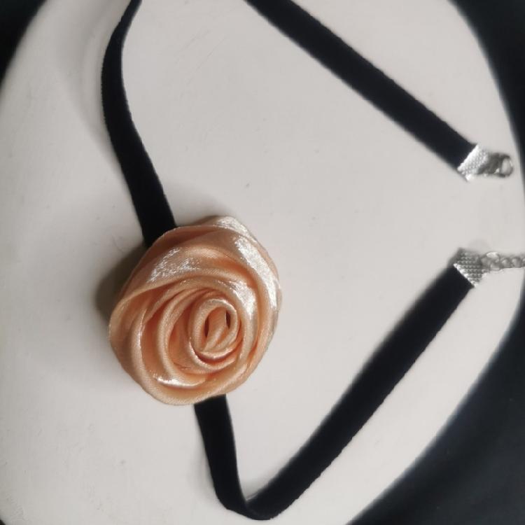 Bohemian Flowers Velvet Elegant Rose Necklet Clavicle Chain Autumn and Winter