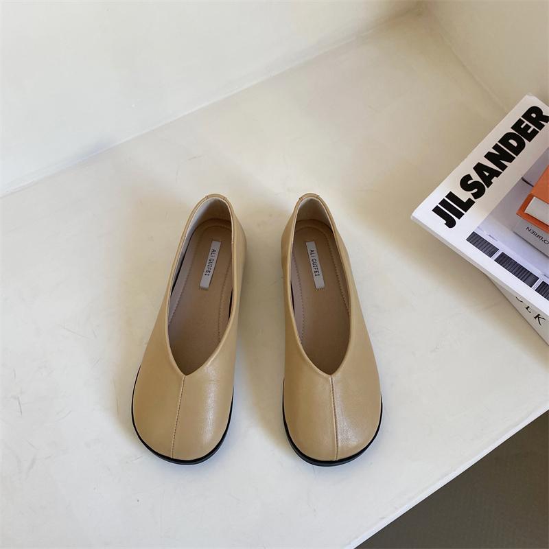 Fashion Retro Round Toe Loafers Women Solid Leather Flats Shallow V-Open Boat Mocasines Femmes Comfy Slip On Daily Walking Shoes Ladies