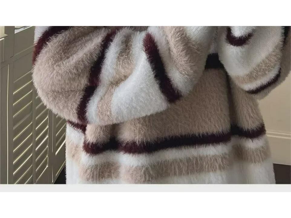 Pulover Bărbătesc Oversized cu Dungi din Mohair – Moale, Gros, la Modă și Perfect pentru Iarnă.