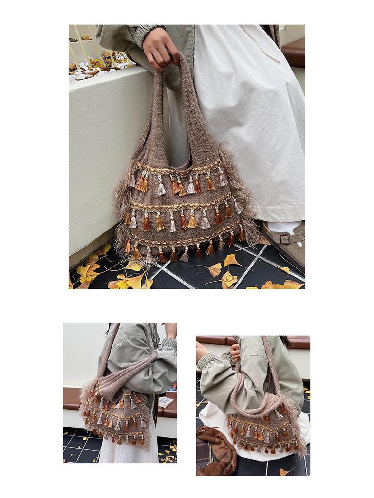 Ethnic Tassel Small Square Bag: Versatile, Large-Capacity Women's Shoulder Bag for Simple Vacation Style