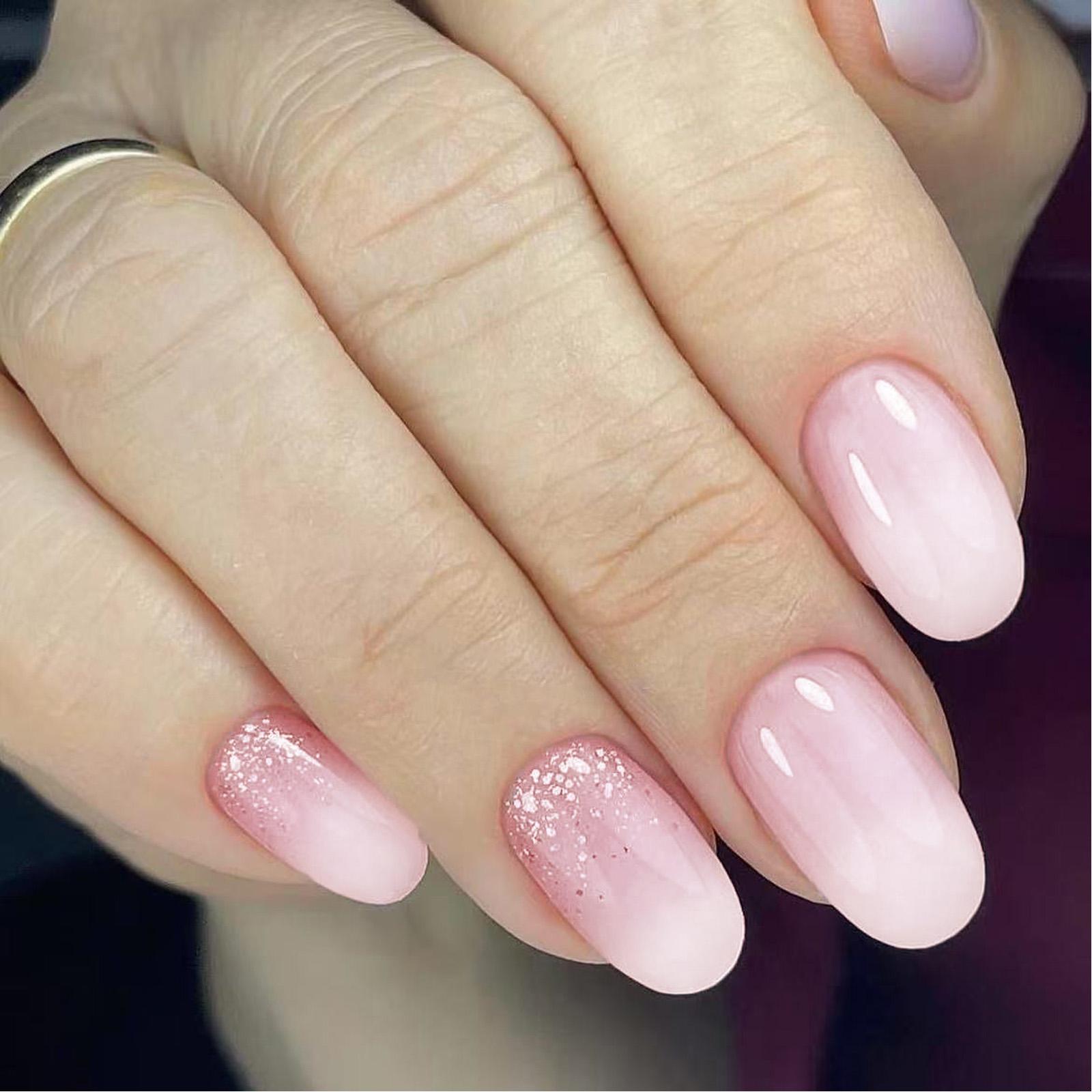 

24 шт. Градиентные накладные ногти с блестками, короткие овальные, набор для наклеивания для модных женщин для повседневной носки и особых случаев