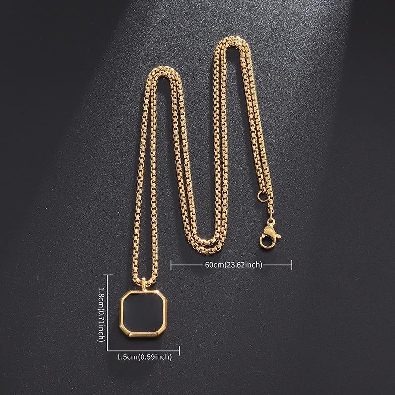 

Новое модное золотое квадратное ожерелье из нержавеющей стали с черным кулоном