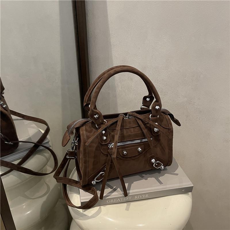 Vintage Wildleder Mini-Motorradtasche für Damen, Retro-Henkeltasche mit Schultergurt, Modische Schnallen-Tragetasche, Kleine Handtasche mit verstellbarem Riemen